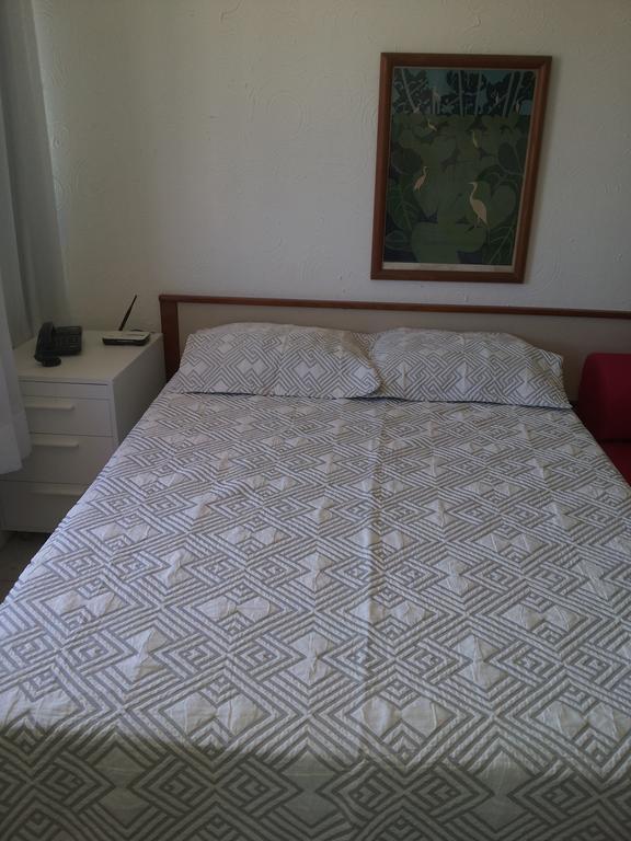 Flat Na Avenida Oceanica Apartamento Salvador Quarto foto
